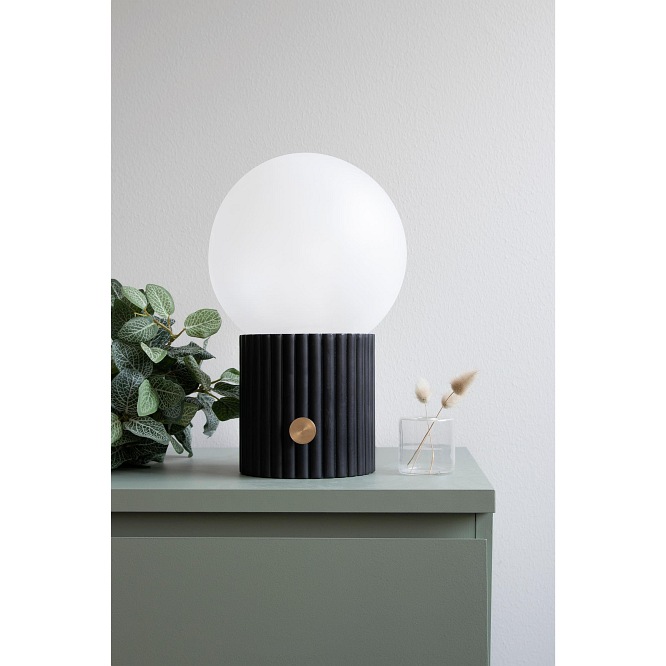 Nowoczesna lampka stołowa kula Hubble czarna 22cm na komodzie